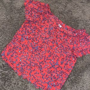 Beautiful and bright off the shoulder polyester Elle top! Never worn before!